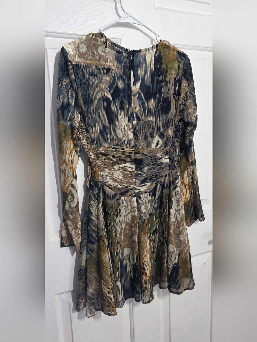 ZARA Olive Green Printed V-Neck Long Sleeve Dress - Picture 4 of 6